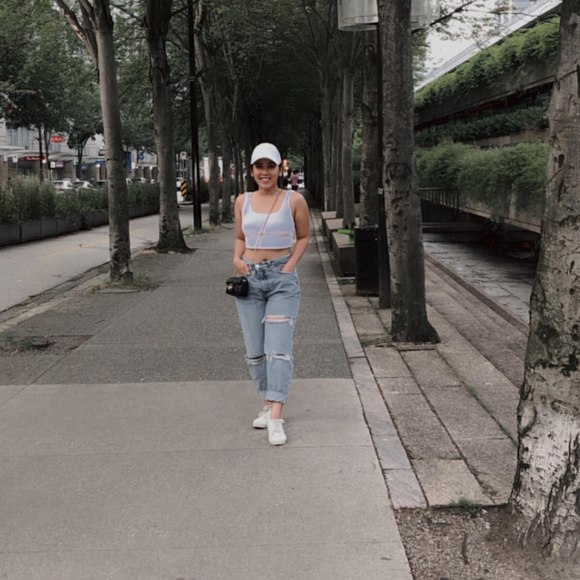 Meet your Posher, Dinanti - Picture 1 of 1